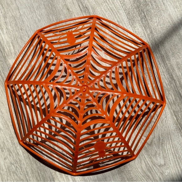 Hyde and Eek Spiderweb Halloween Candy Dish - Picture 5 of 8
